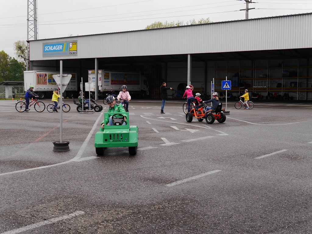 Volksschule Steyregg am 2. Mai 2016 zu Gast im Verkehrspark Schlager Saxen