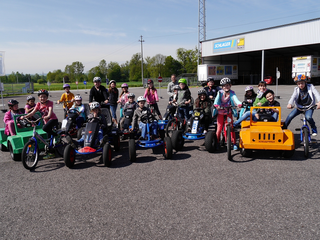 Volksschule Luftenberg am 10. Mai 2016 zu Gast im Verkehrspark Schlager Saxen